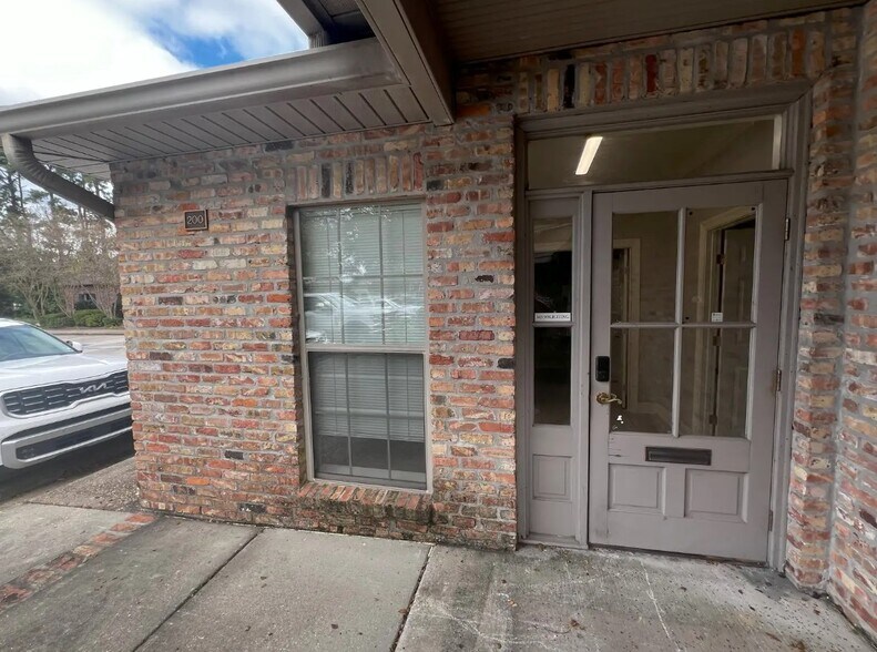 6555 Perkins Rd, Baton Rouge, LA à louer - Photo du bâtiment - Image 2 de 11