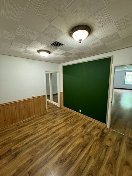 101-107 Front St, Berea, OH for lease - Interior Photo - Image 3 of 8