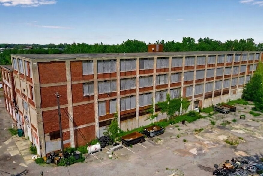 133 Tonawanda St, Buffalo, NY à vendre - Photo du bâtiment - Image 3 de 5