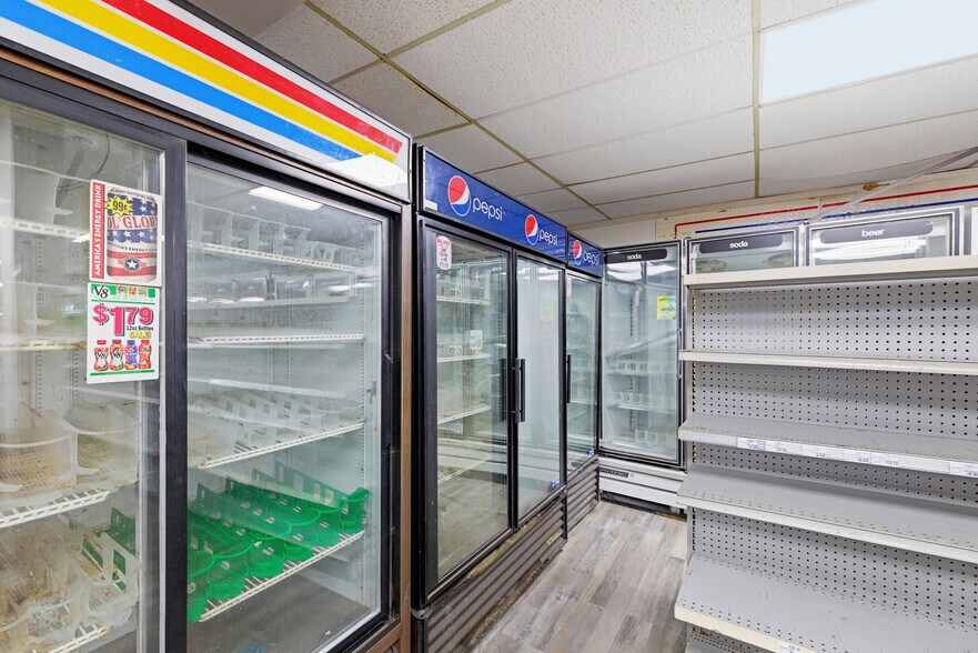 233 Lexington Ave, Mansfield, OH for lease - Interior Photo - Image 2 of 25
