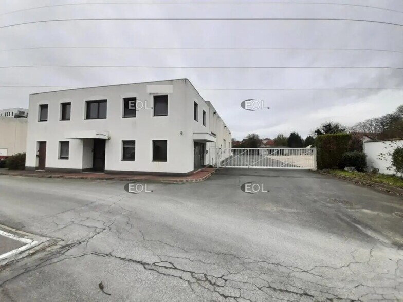 Flex dans Vitry-sur-Seine à louer - Photo du bâtiment - Image 3 de 17