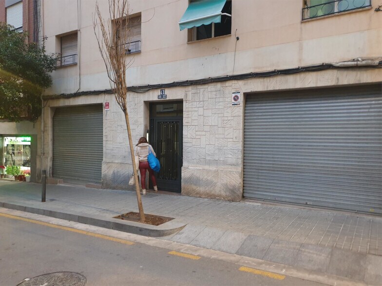 Immeuble residentiel dans Esplugues de Llobregat, Barcelona à vendre - Photo du bâtiment - Image 1 de 3