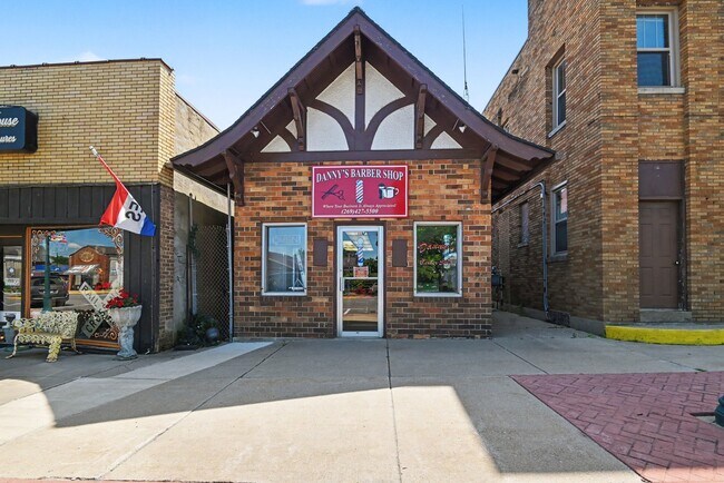 More details for 253 W Monroe St, Bangor, MI - Retail for Sale
