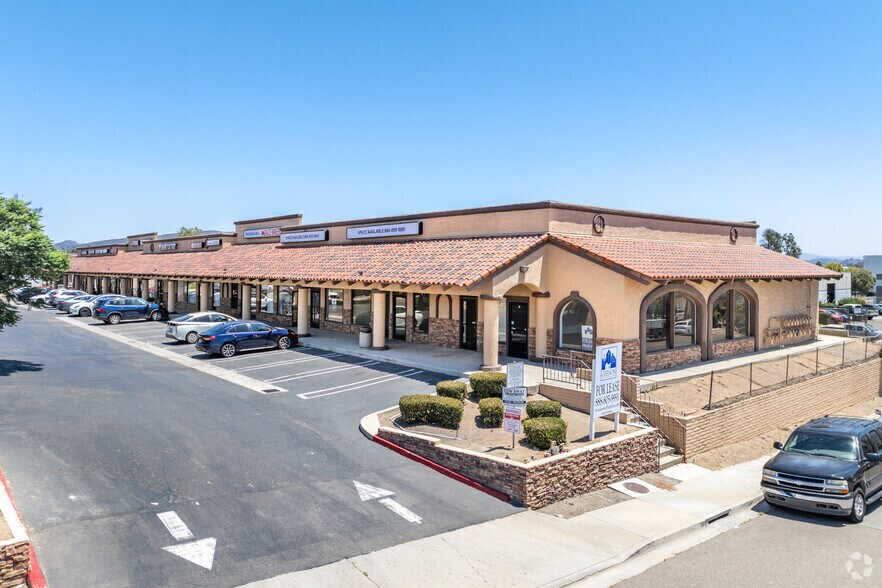 277 S Rancho Santa Fe Rd, San Marcos, CA à louer - Photo du bâtiment - Image 3 de 13