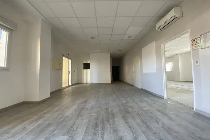 Flex in Montpellier for lease - Interior Photo - Image 3 of 19