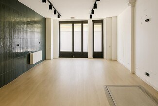 Plus de détails pour Boulevard Des Batignolles, Paris - Commerce de détail à louer