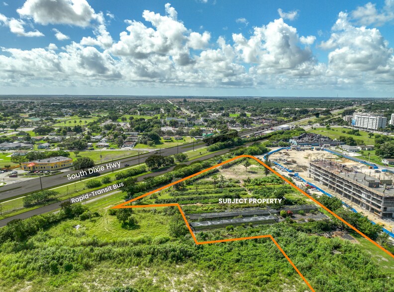 21350 SW 115th Rd, Miami, FL à vendre - Photo du bâtiment - Image 2 de 18