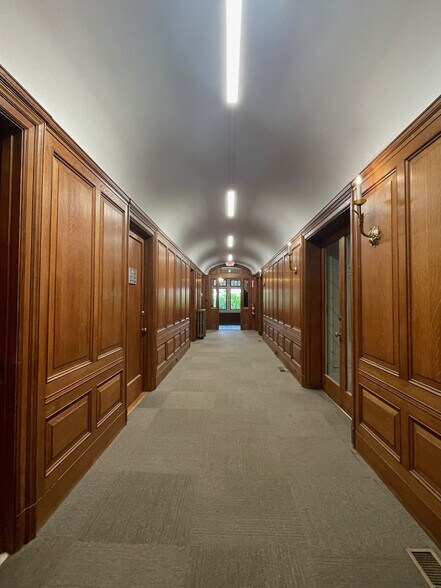 720 Hopmeadow St, Simsbury, CT à vendre - Photo intérieure - Image 3 de 7