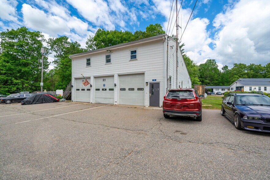 35 S Main St, Newton, NH à vendre - Photo du bâtiment - Image 2 de 40