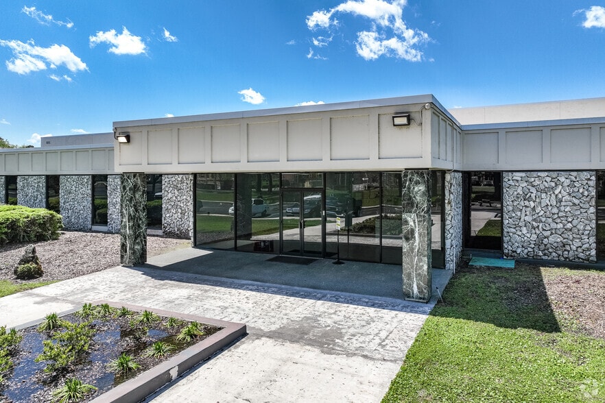 600 Wells Rd, Orange Park, FL for lease - Building Photo - Image 3 of 6