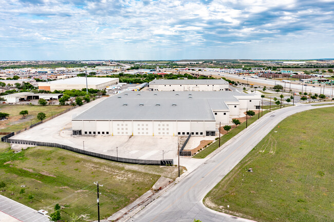 Plus de détails pour 1228 Cornerway Blvd, San Antonio, TX - Bureau, Industriel à louer