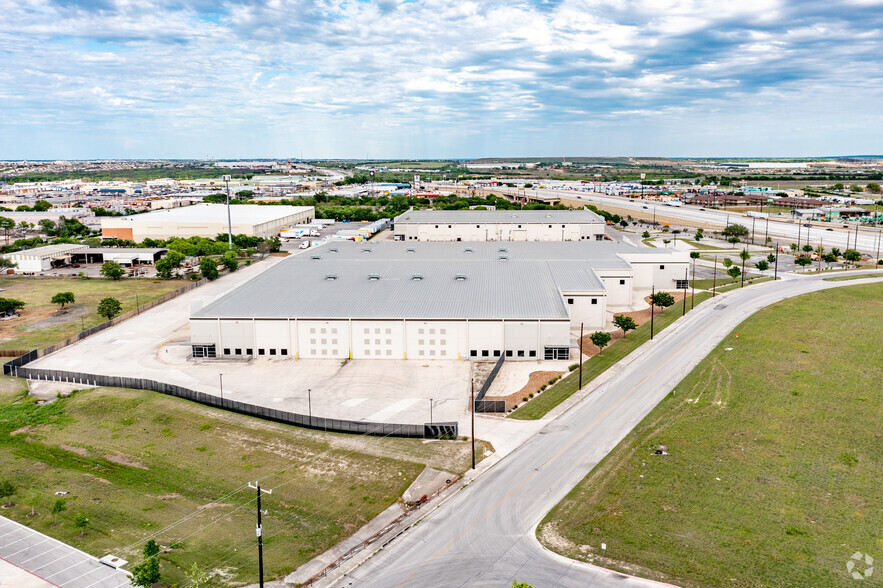 1228 Cornerway Blvd, San Antonio, TX for lease - Building Photo - Image 1 of 12