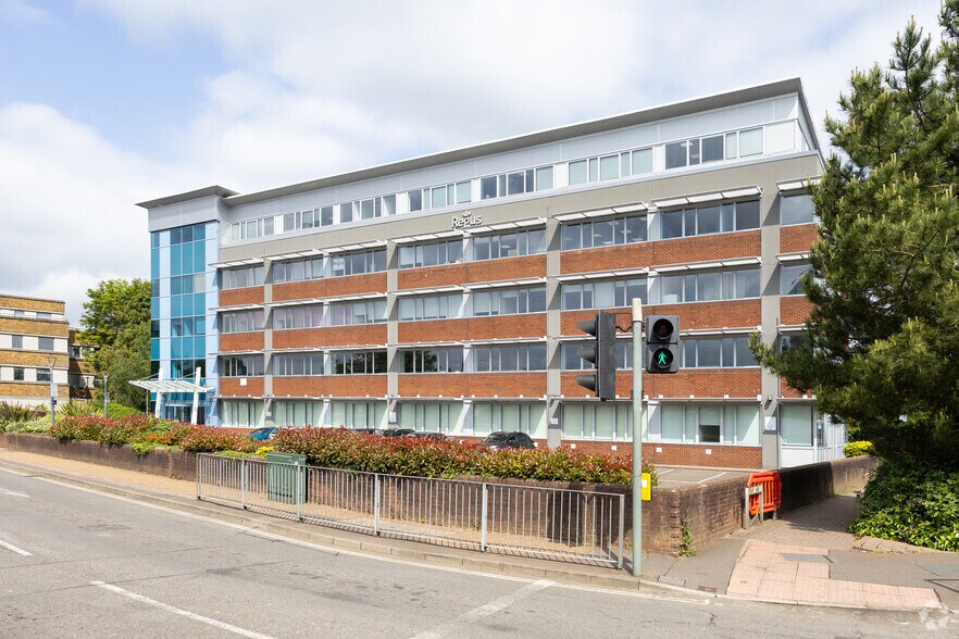 Station Way, Crawley à louer - Photo du bâtiment - Image 3 de 3