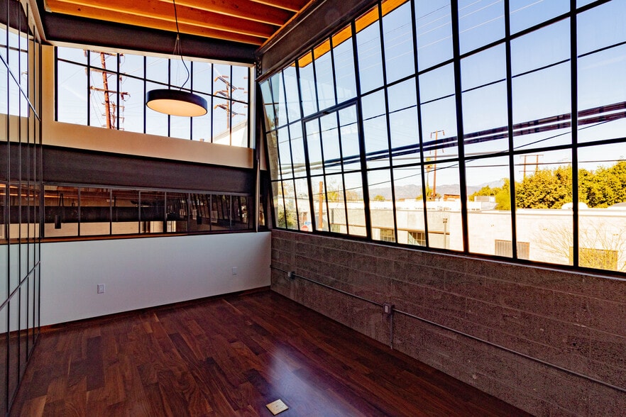 2352 Ripple St, Los Angeles, CA à vendre - Photo intérieure - Image 3 de 24