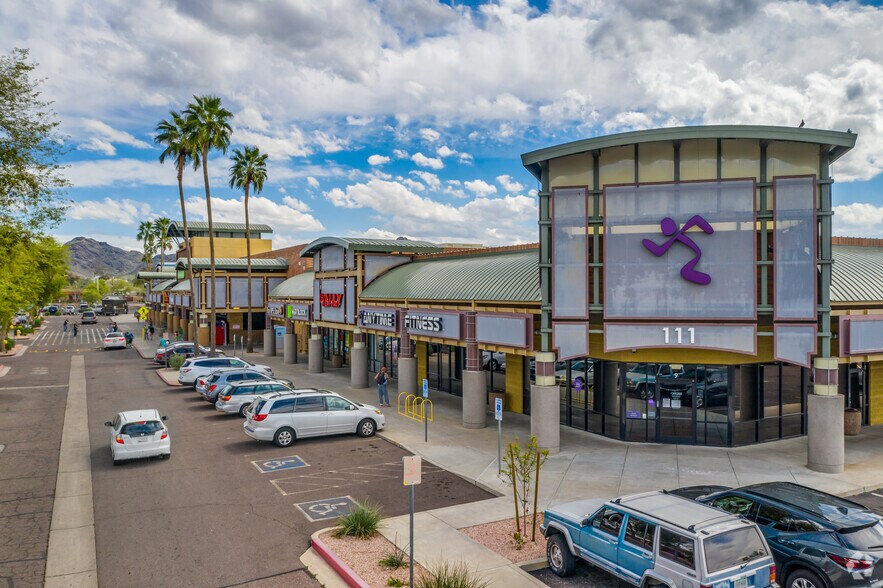 8929 N Central Ave, Phoenix, AZ à louer - Photo du bâtiment - Image 2 de 12