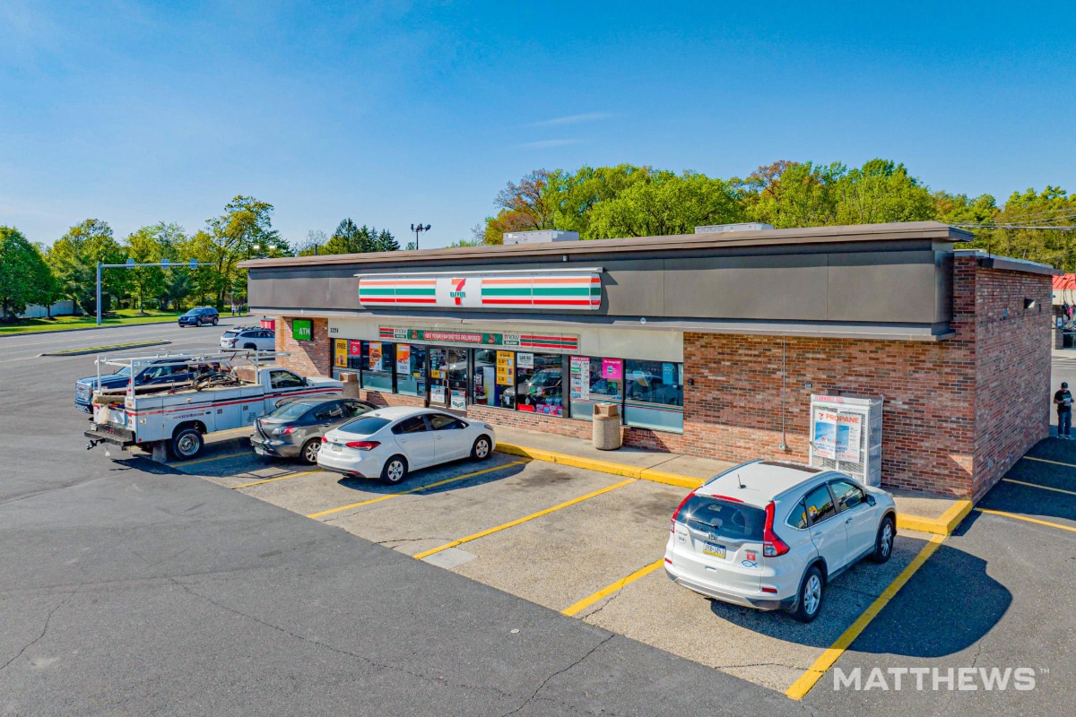 2251 Veterans Hwy, Levittown, PA à vendre Photo principale- Image 1 de 5