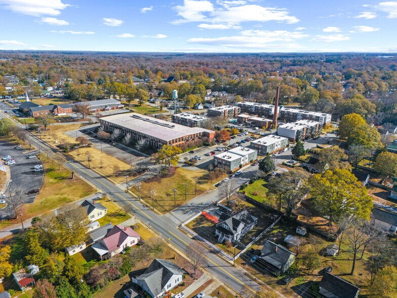 300 South St, Simpsonville, SC à vendre - Photo du bâtiment - Image 3 de 41