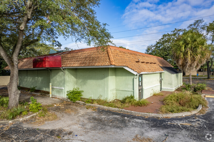 11210 N 30th St, Tampa, FL à vendre - Photo du bâtiment - Image 1 de 1