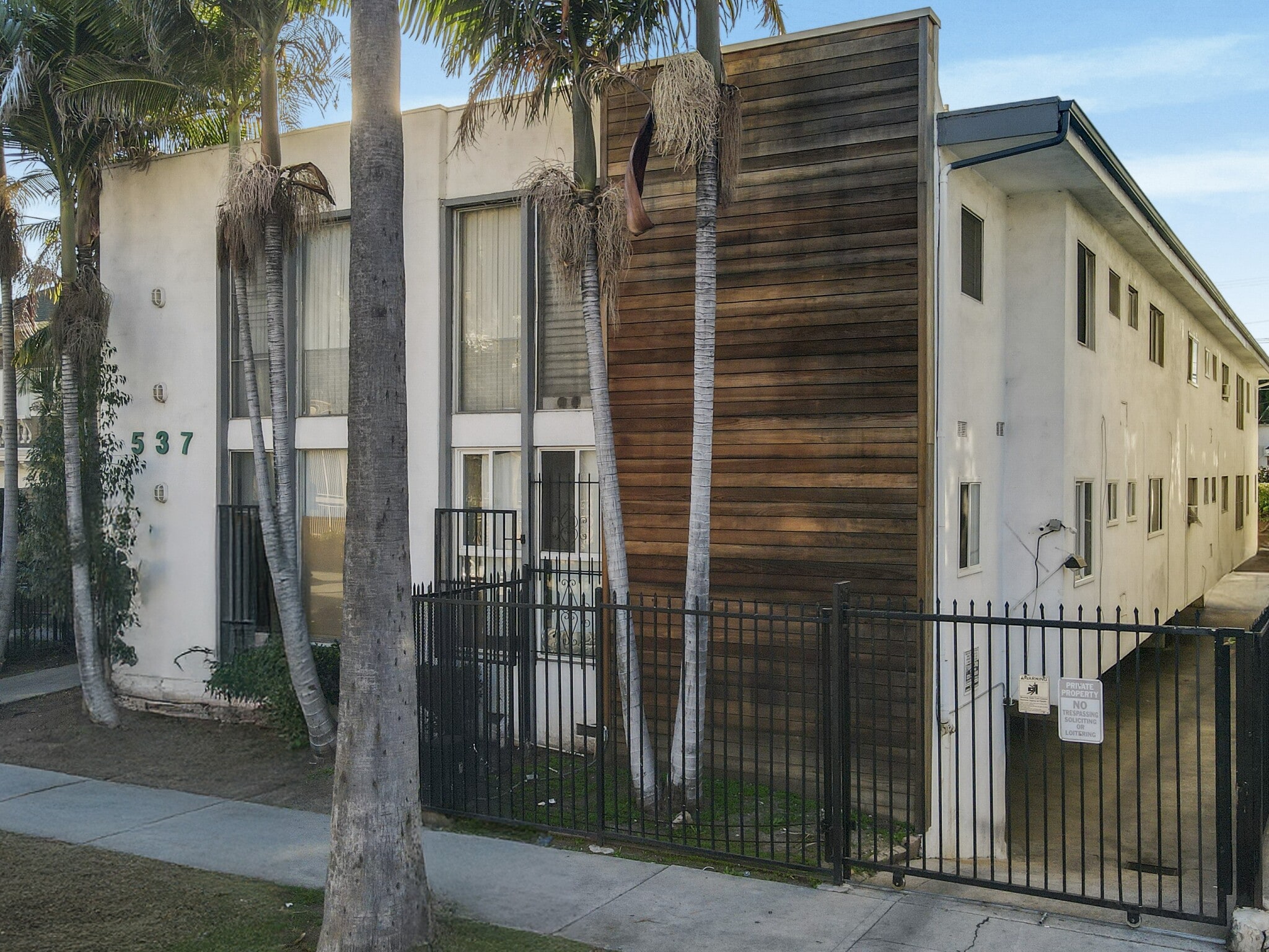 537 S Gramercy Pl, Los Angeles, CA for sale Primary Photo- Image 1 of 10