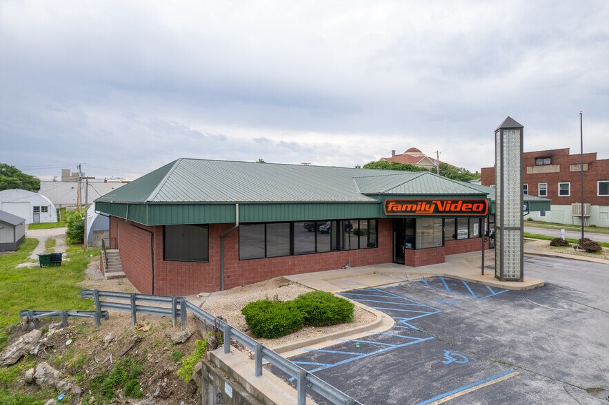 206 N Western St, Mexico, MO for lease - Building Photo - Image 3 of 11