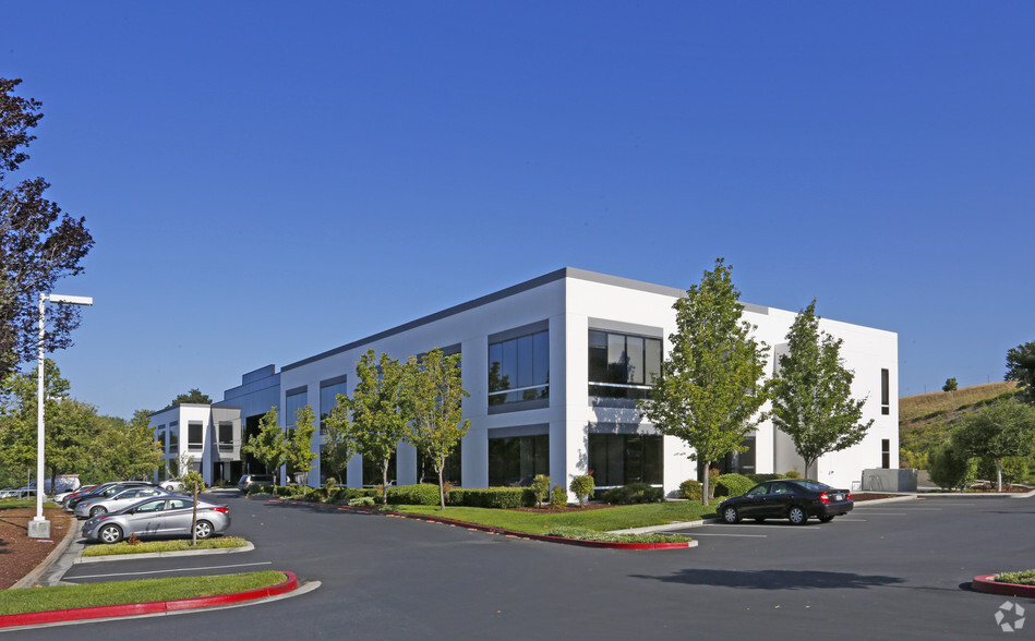 845-855 Embedded Way, San Jose, CA à louer - Photo principale - Image 1 de 16