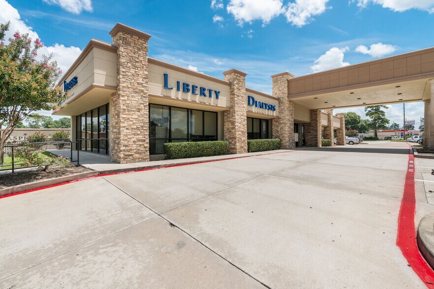 540 Interstate 45 S, Huntsville, TX for lease - Building Photo - Image 2 of 17