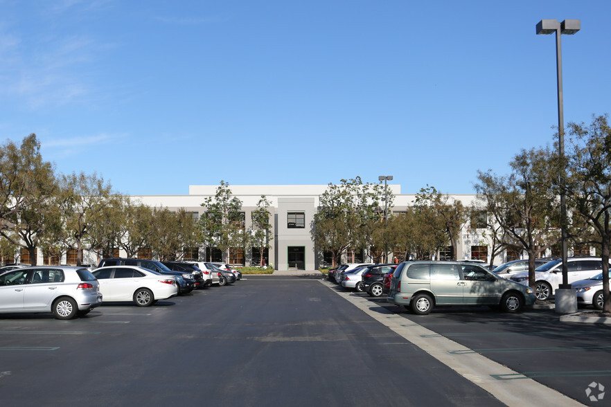 5211 California Ave, Irvine, CA for lease - Primary Photo - Image 1 of 7