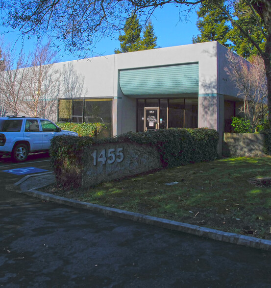 1455 N Dutton Ave, Santa Rosa, CA for lease - Building Photo - Image 1 of 1