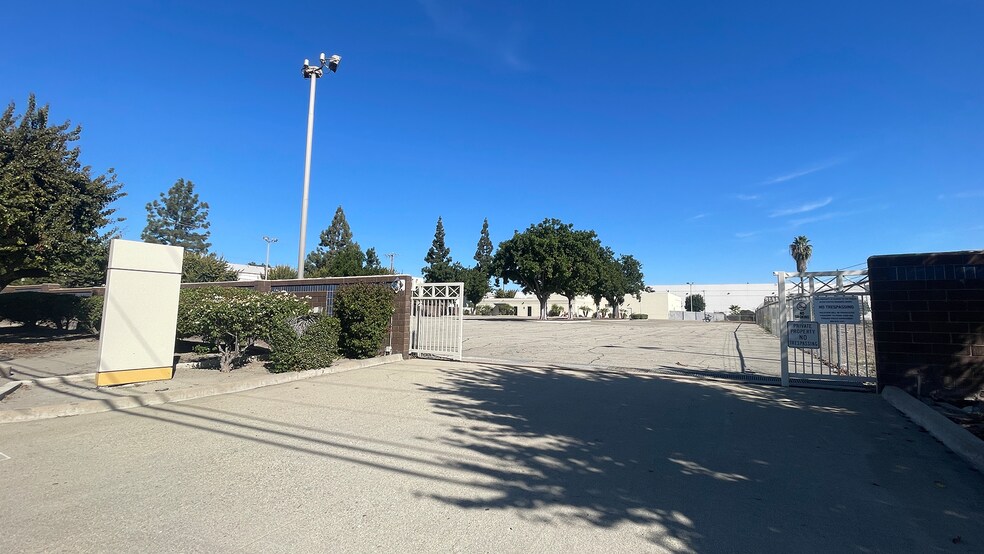 1000 Walnut Ave, Pomona, CA à louer - Photo du bâtiment - Image 3 de 4