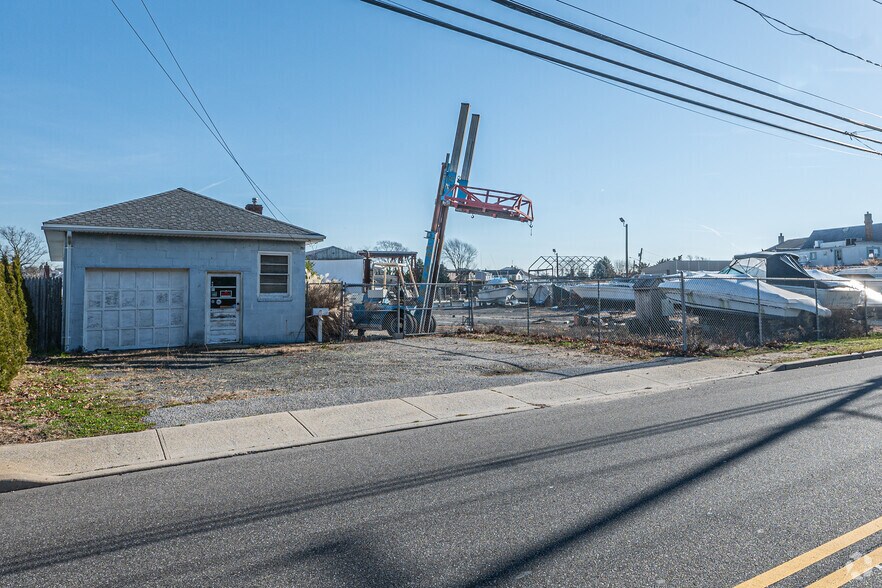 2545 Bellmore Ave, Bellmore, NY à vendre - Photo du bâtiment - Image 2 de 9
