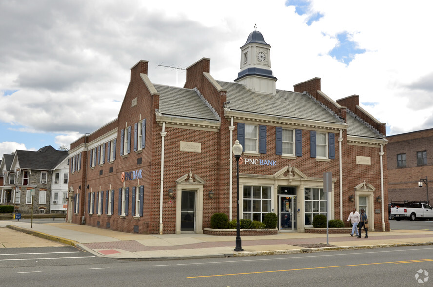 22 N Broad St, Woodbury, NJ for lease - Building Photo - Image 1 of 29