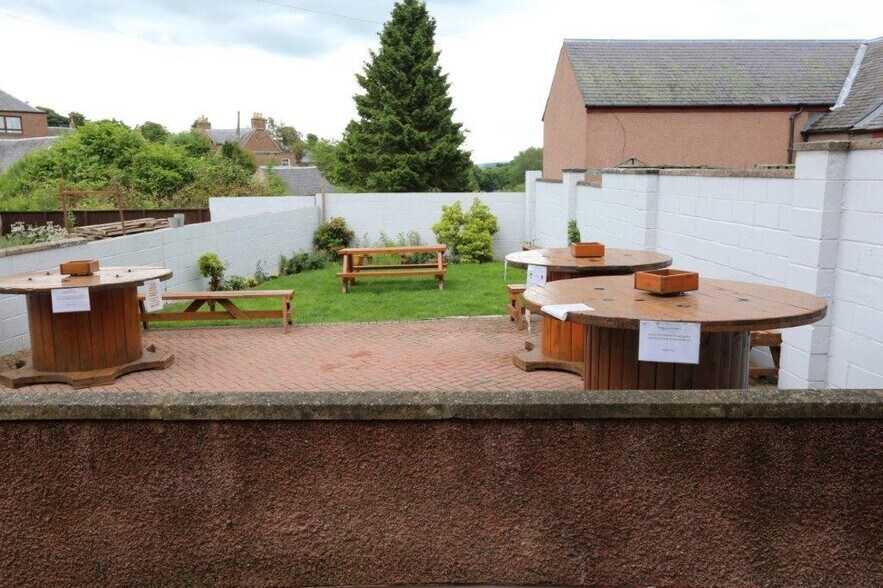 1-5 School Wynd, Kirriemuir à vendre - Photo du bâtiment - Image 3 de 3