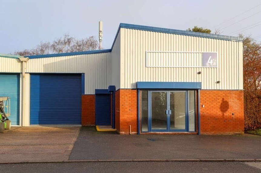 Pedmore Rd, Brierley Hill à louer - Photo du bâtiment - Image 1 de 3