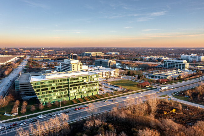 Plus de détails pour 2135 CityGate Ln, Naperville, IL - Plusieurs types d'espaces à louer