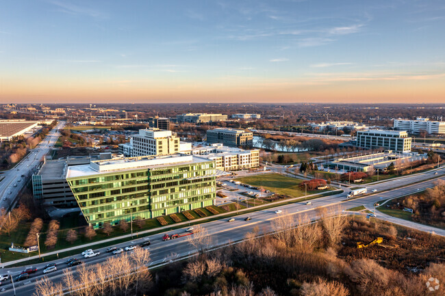 Plus de détails pour 2135 CityGate Ln, Naperville, IL - Plusieurs types d'espaces à louer