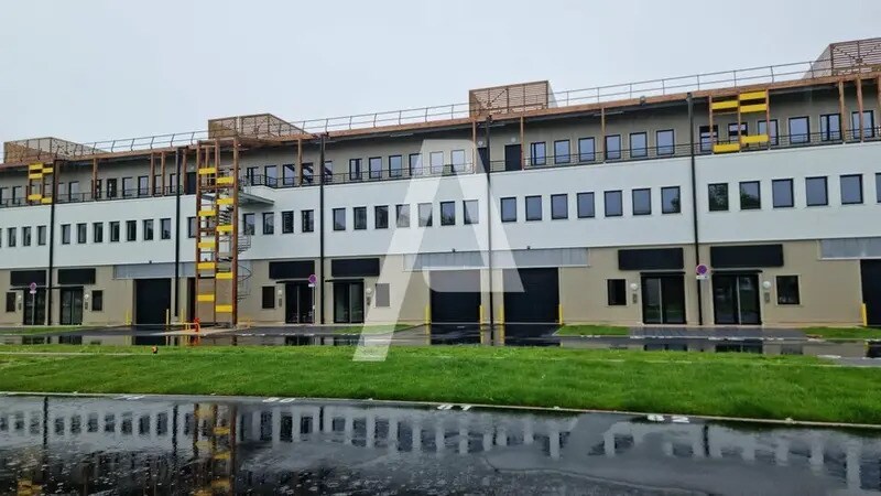 Flex in Fresnes for lease - Building Photo - Image 2 of 4