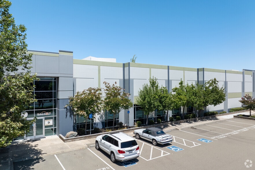5860 Las Positas Rd, Livermore, CA à louer - Photo du bâtiment - Image 1 de 8