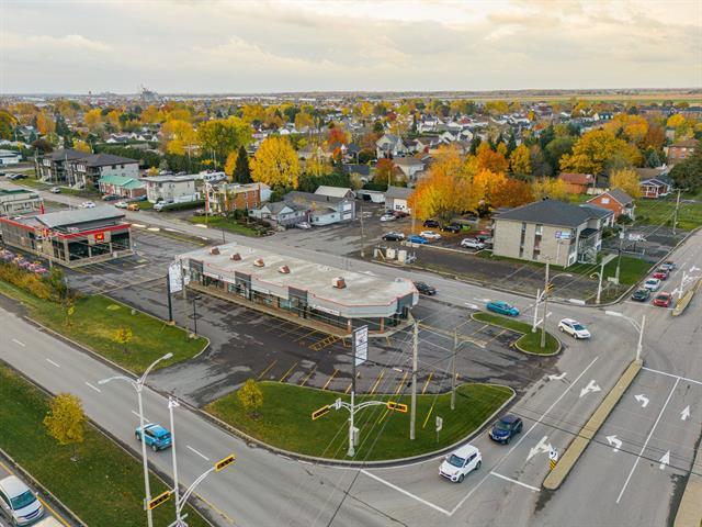 212-220 Boul Saint-Luc, Saint-jean-sur-richelieu, QC à vendre - Photo du bâtiment - Image 2 de 2