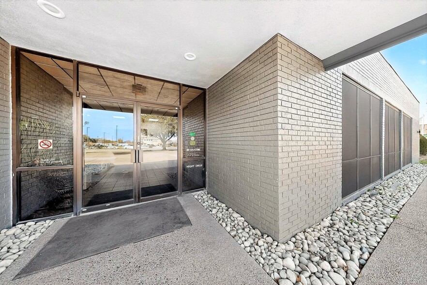 5755 Rufe Snow Dr, North Richland Hills, TX for lease - Building Photo - Image 3 of 10