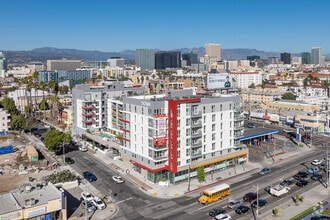 988 S Manhattan Pl, Los Angeles, CA - AERIAL map view