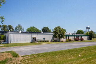 Plus de détails pour 1401 Hopeman Pky, Waynesboro, VA - Local d'activités à louer