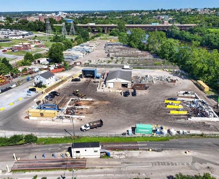 358 River Rd, Bridgeport, PA à vendre - Photo du bâtiment - Image 2 de 15
