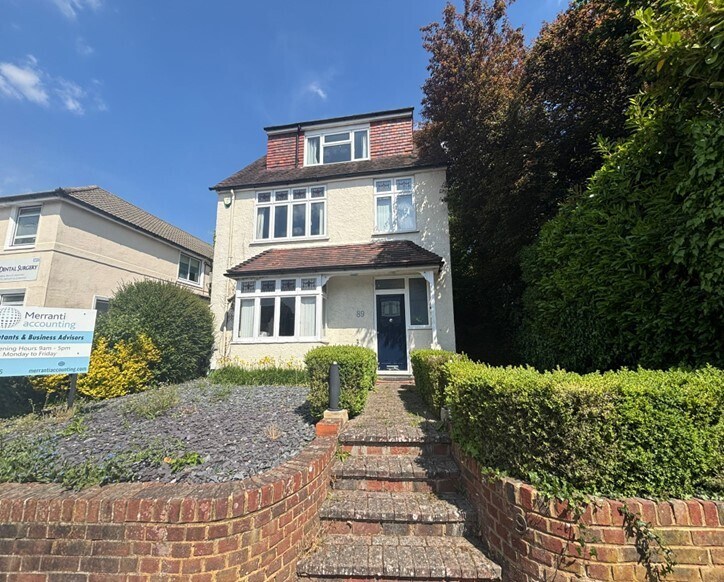 89 High St, Caterham à louer - Photo du bâtiment - Image 1 de 3