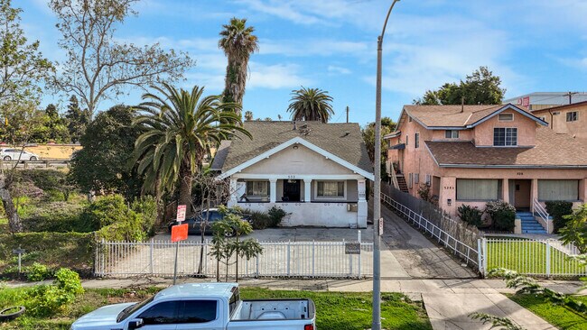 Plus de détails pour 532 N Berendo St, Los Angeles, CA - Multi-résidentiel à vendre