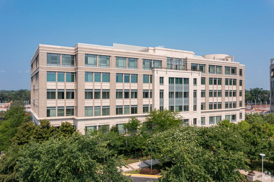 5870 Trinity Pky, Centreville, VA à louer - Photo du bâtiment - Image 1 de 24