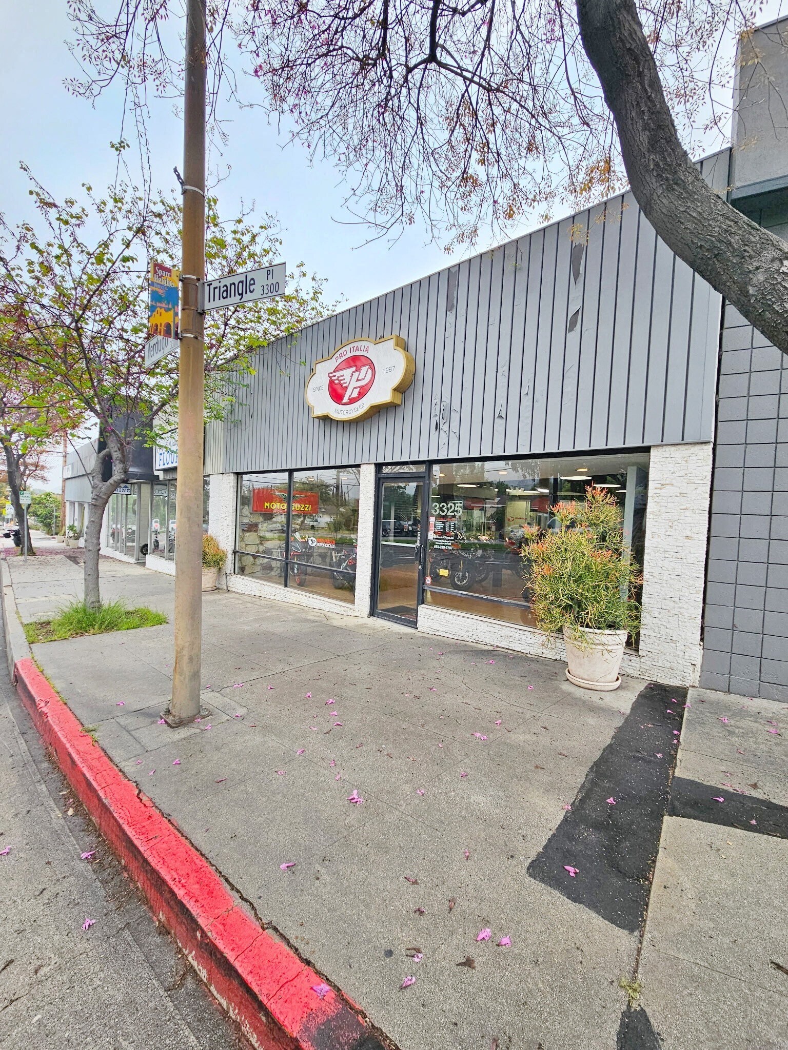 3325 N Verdugo Rd, Glendale, CA for lease Primary Photo- Image 1 of 6