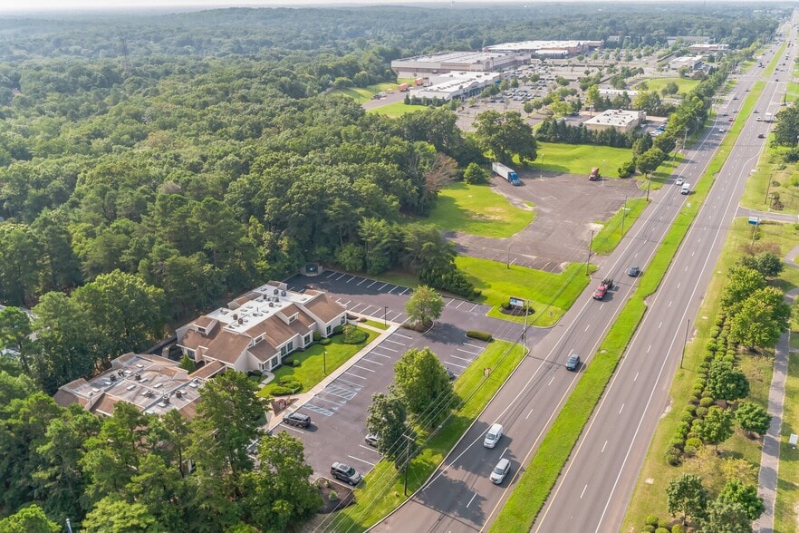 Sturbridge Office Park portfolio of 2 properties for sale on LoopNet.ca - Building Photo - Image 3 of 16
