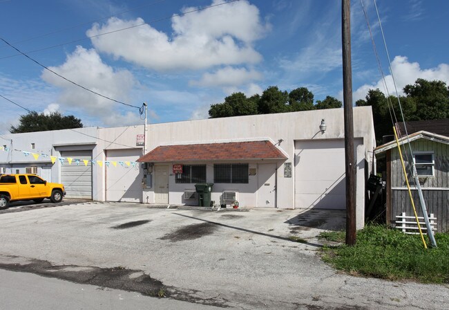 Plus de détails pour 267-269 NE 32nd Ct, Oakland Park, FL - Industriel à louer