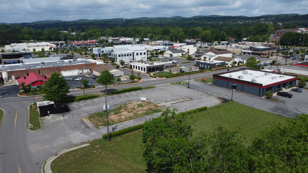 111 S Chalkville Rd, Trussville, AL for lease - Building Photo - Image 1 of 4