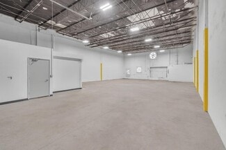 Plus de détails pour 325-337 W 75th Pl, Hialeah, FL - Industriel à louer